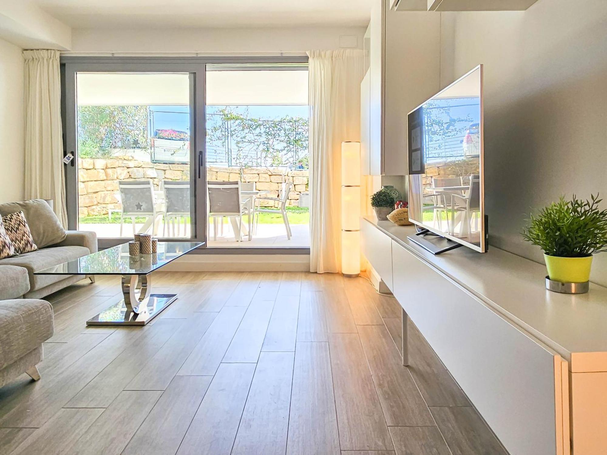 Luxury Ground Floor Apt - 300 M To Cabopino Golf Marbella Exterior foto