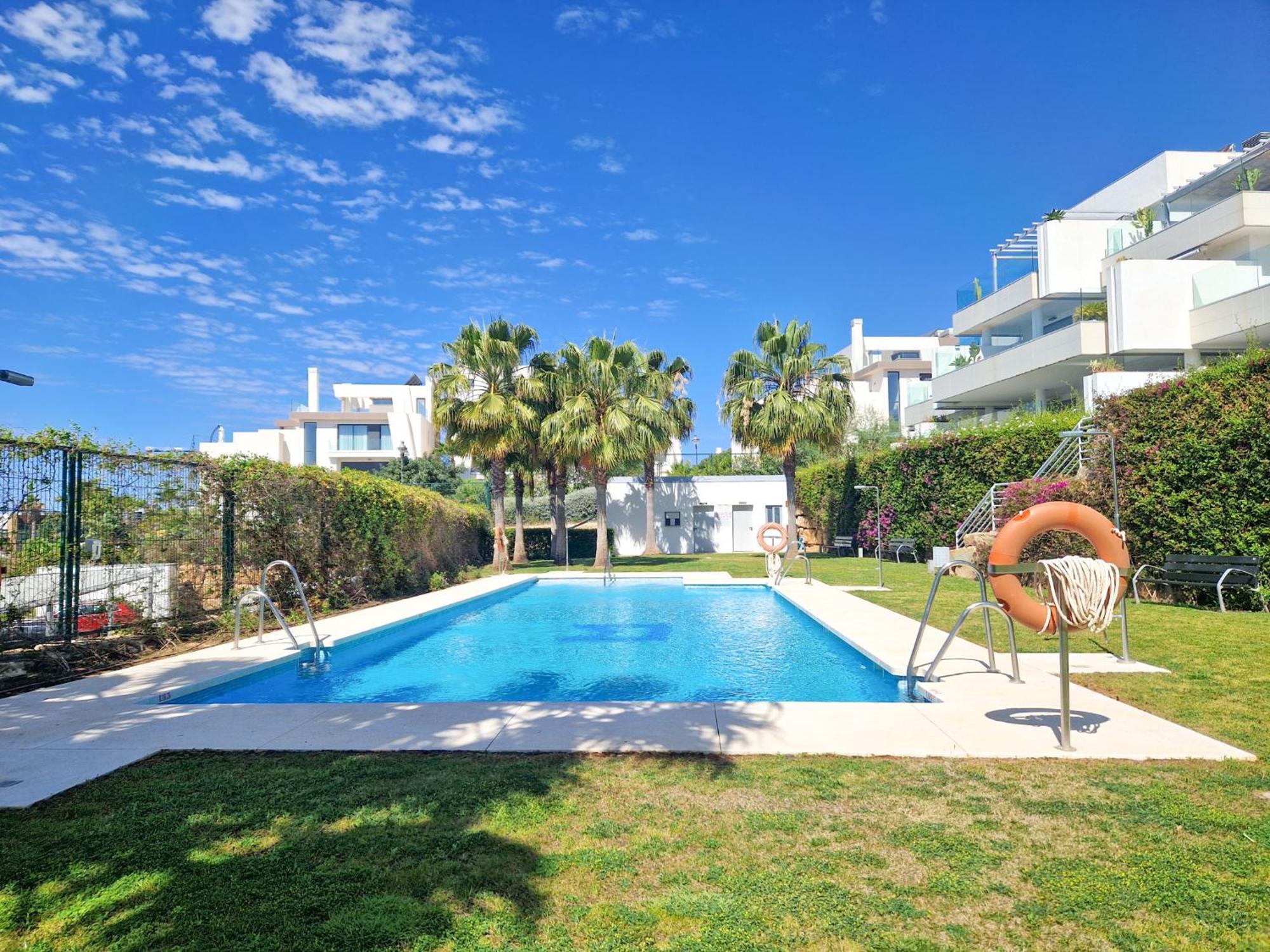 Luxury Ground Floor Apt - 300 M To Cabopino Golf Marbella Exterior foto