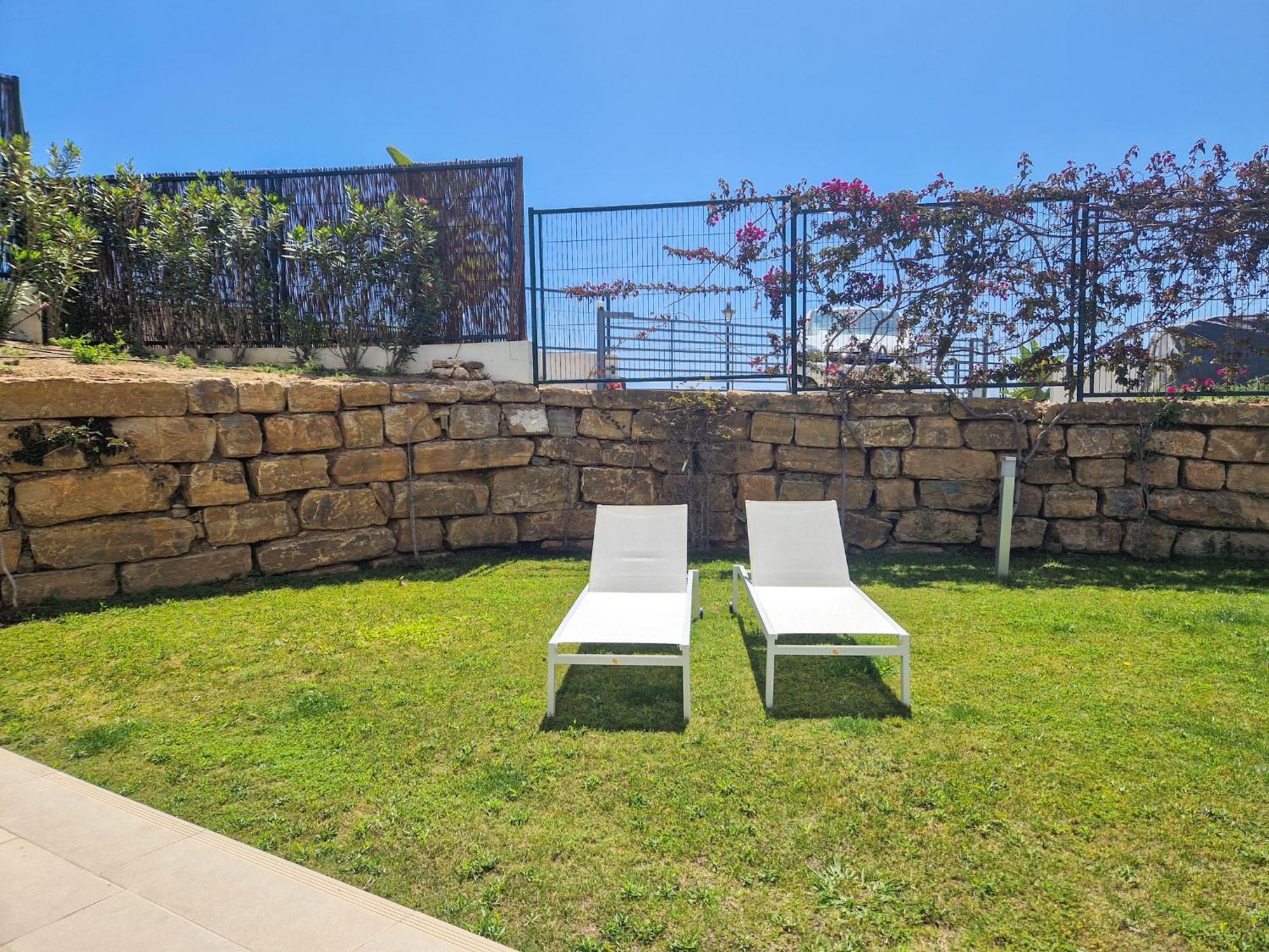 Luxury Ground Floor Apt - 300 M To Cabopino Golf Marbella Exterior foto