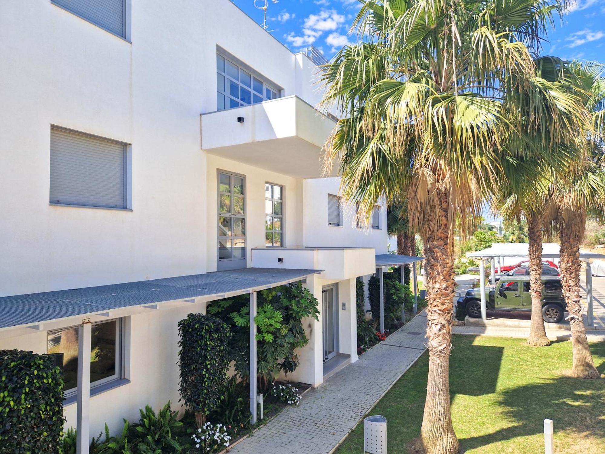 Luxury Ground Floor Apt - 300 M To Cabopino Golf Marbella Exterior foto